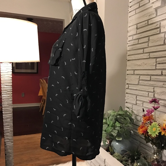 💕✨TRADED✨ L❤️VE TREE button down shirt w/feathers - Picture 3 of 7